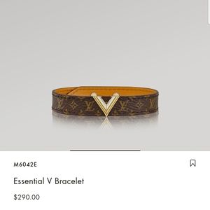 New Louis Vuitton  Essential V bracelet size 17 Authentic